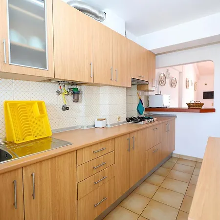 B71 - Pipa's House In