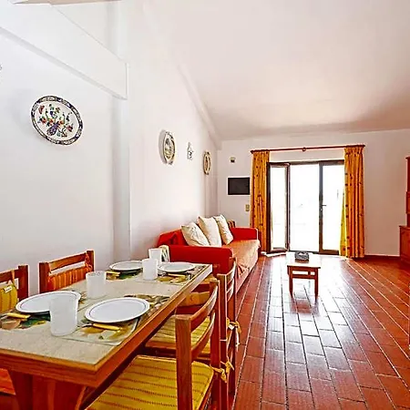 B71 - Pipa's House In